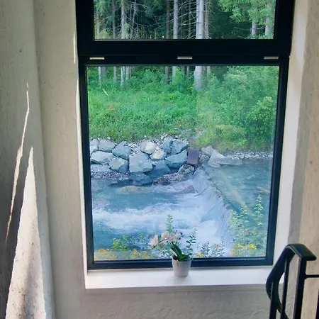 Hostal Mountain *